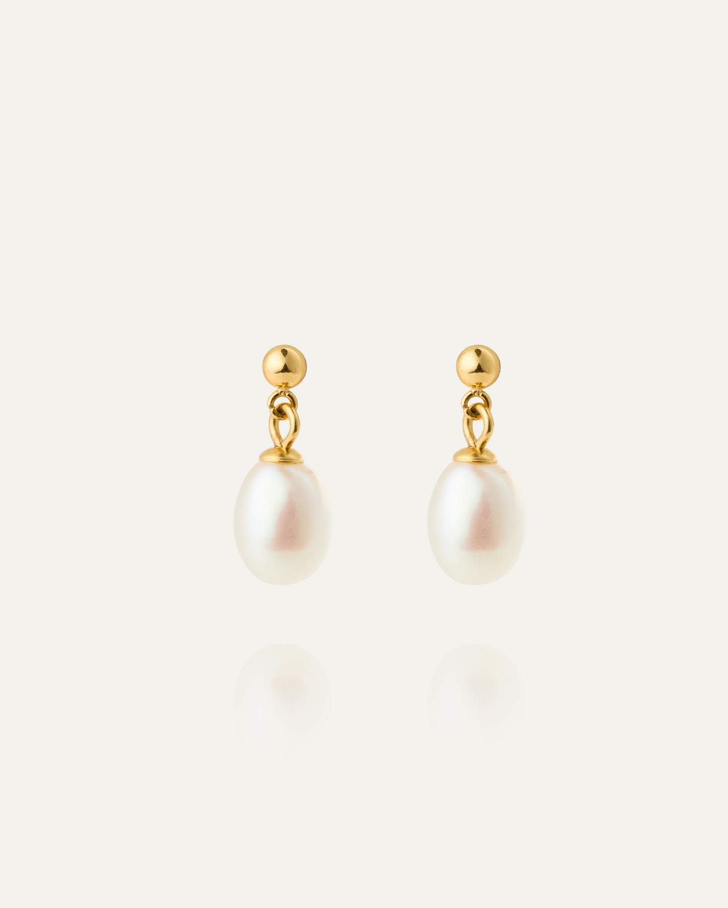 Aura Pearl Earring