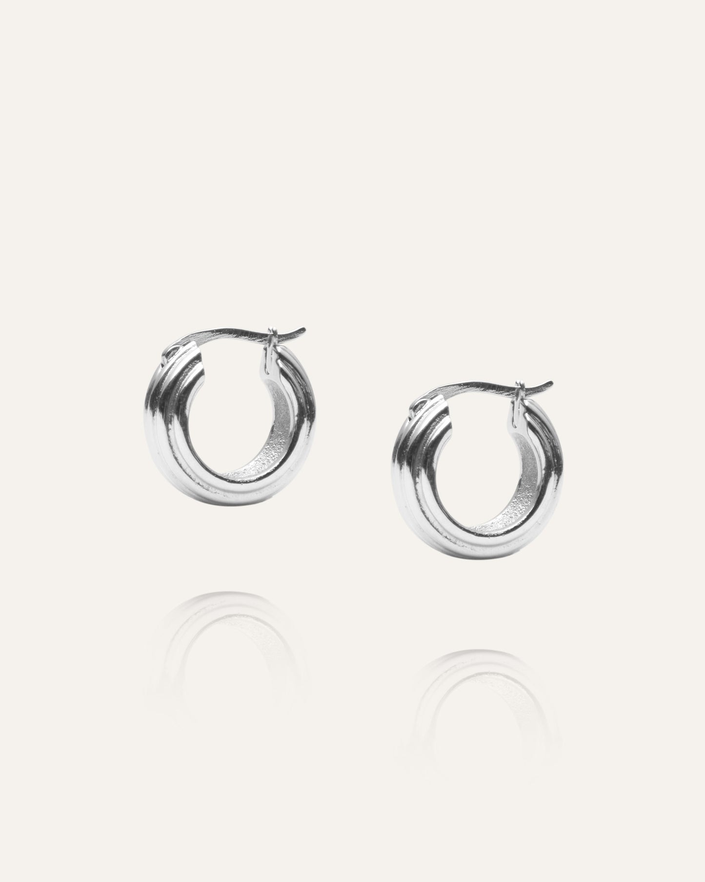 Edge Ribbed Small Hoops