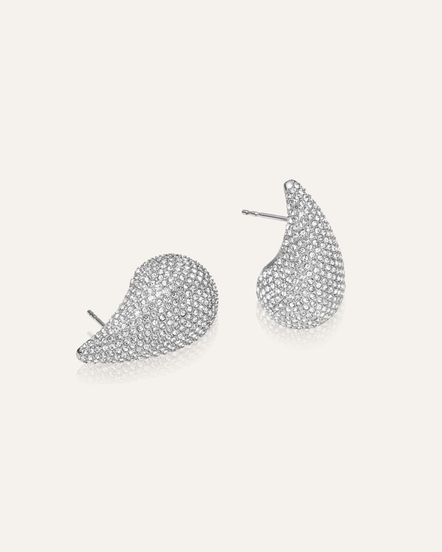 Pavé daring large silver dupe earring