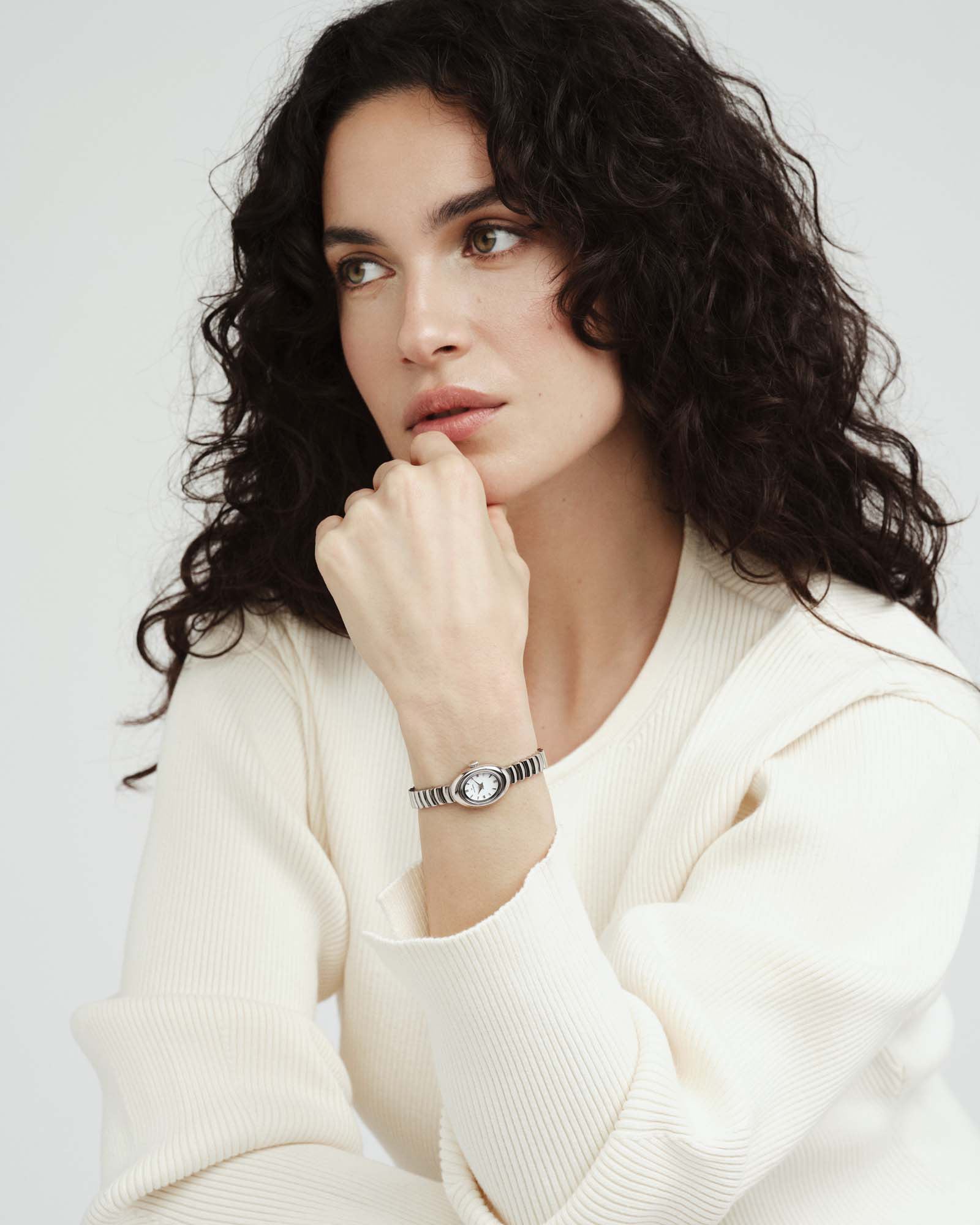 Belle ovale Petite-Uhr