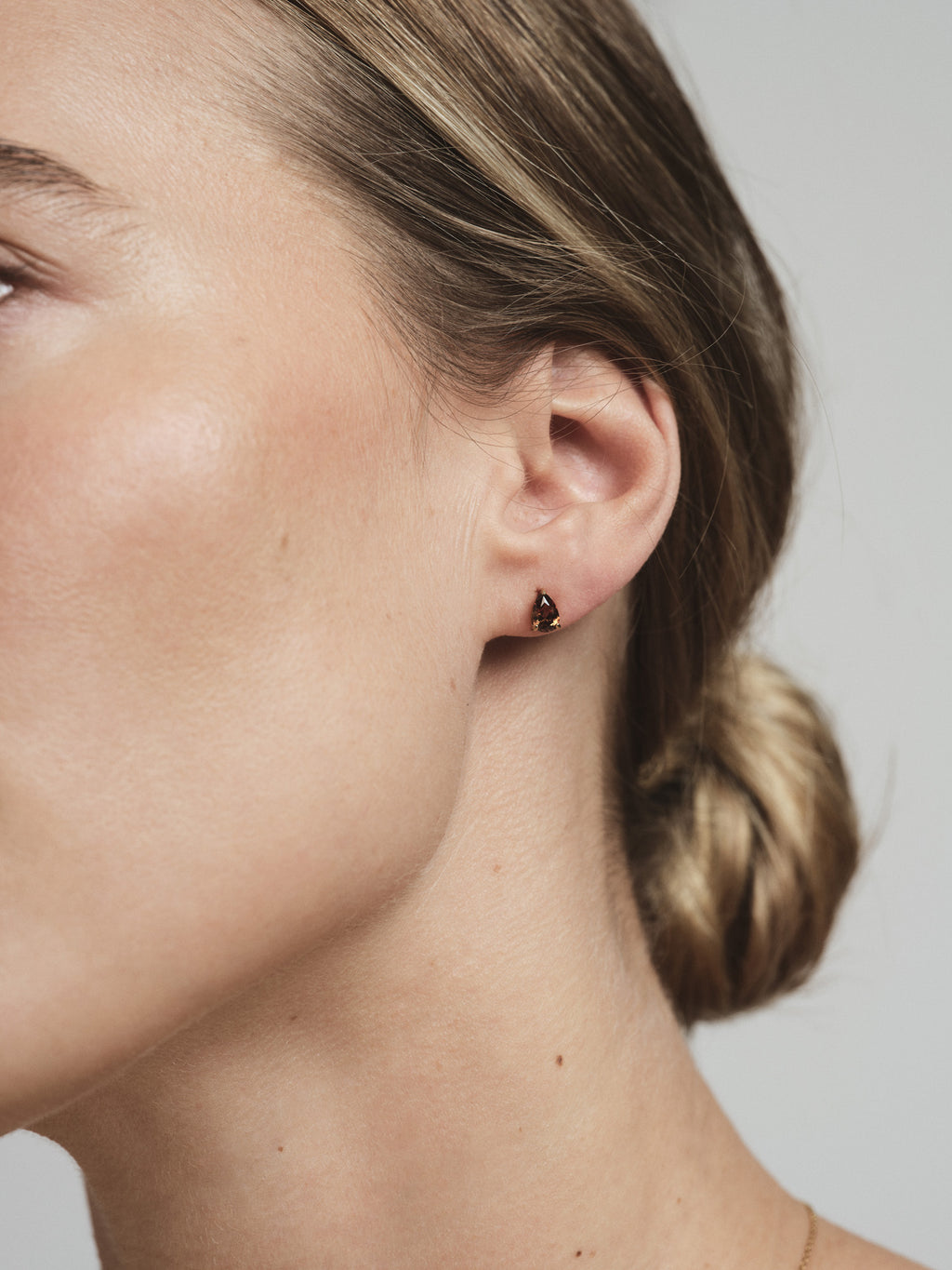 Belle Coffee Medium Stud Earrings