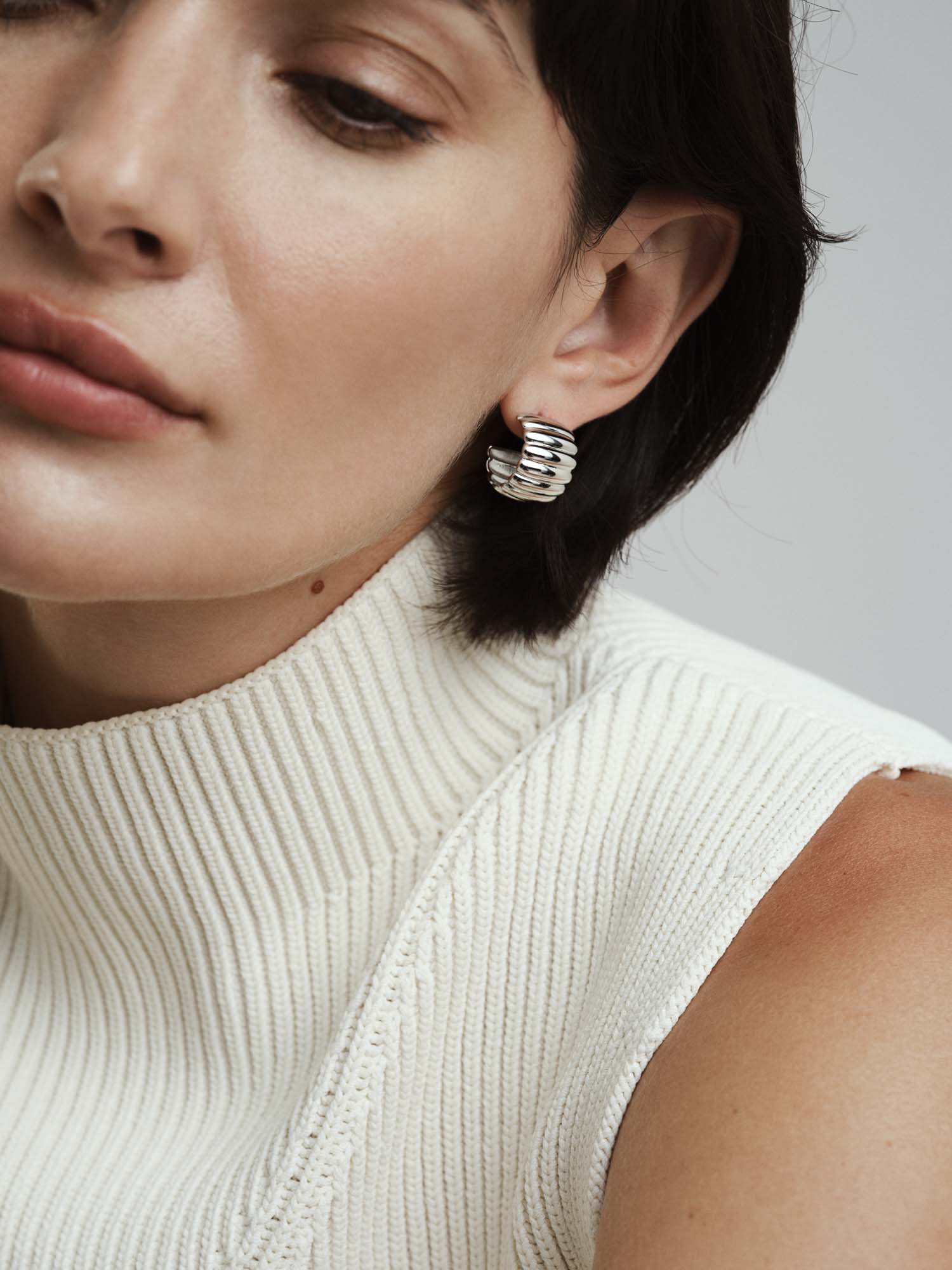 Chic Ribbed Earrings