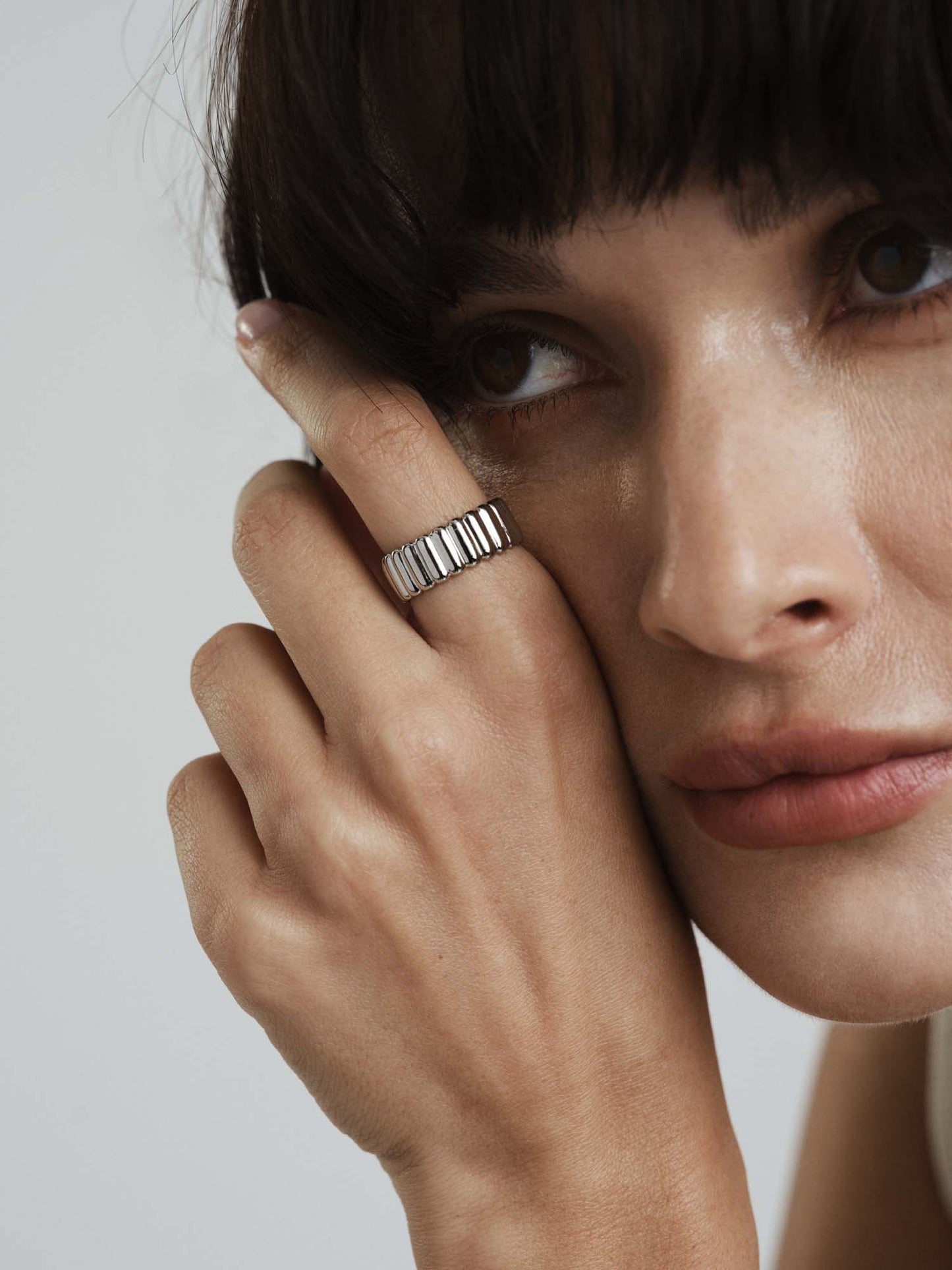 Chic Ribbed Ring