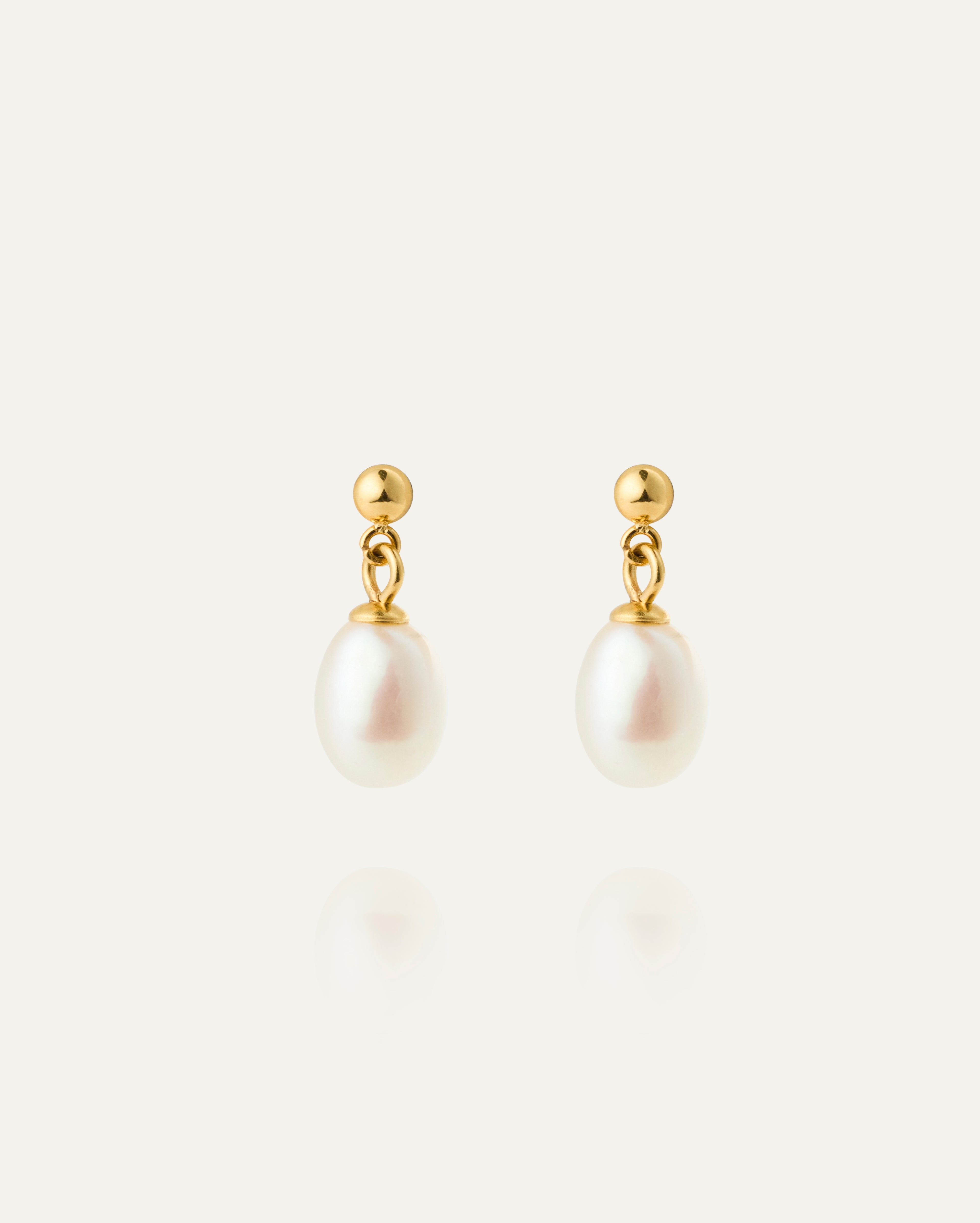 Aura Pearl Earring