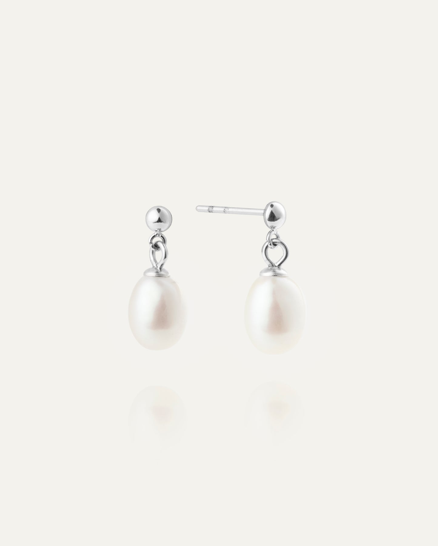Aura Pearl Steel Earring