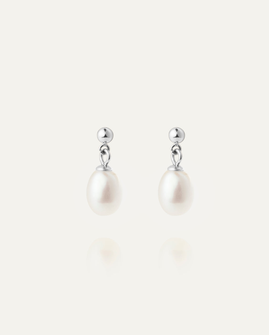 Aura Pearl Earring