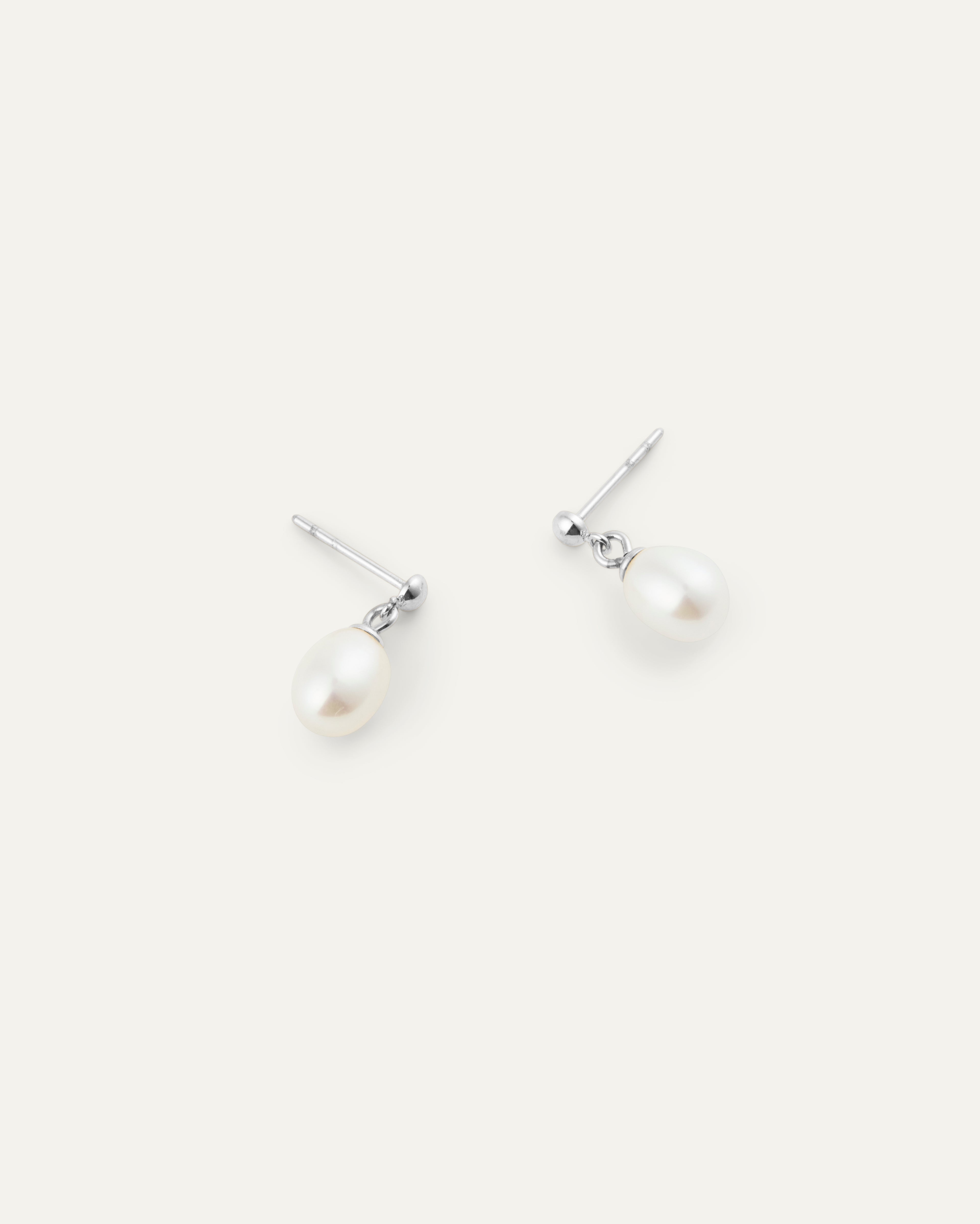 Aura Pearl Earring
