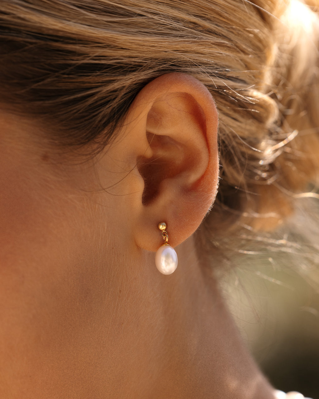 Aura Pearl Earring
