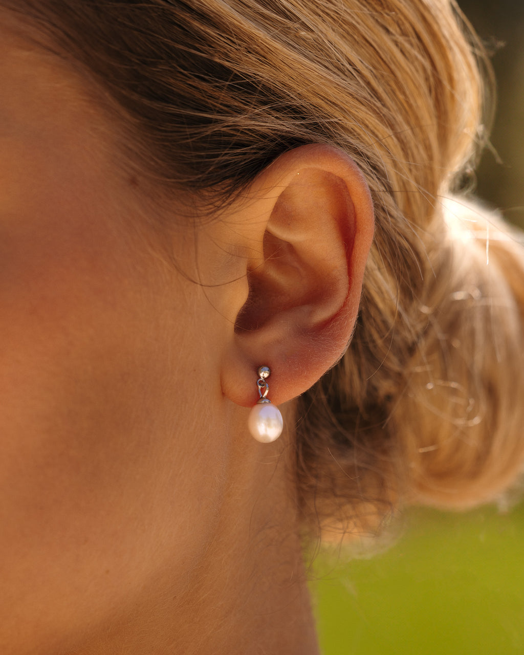 Aura Pearl Earring