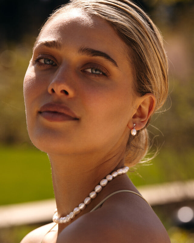 Aura Pearl Earring