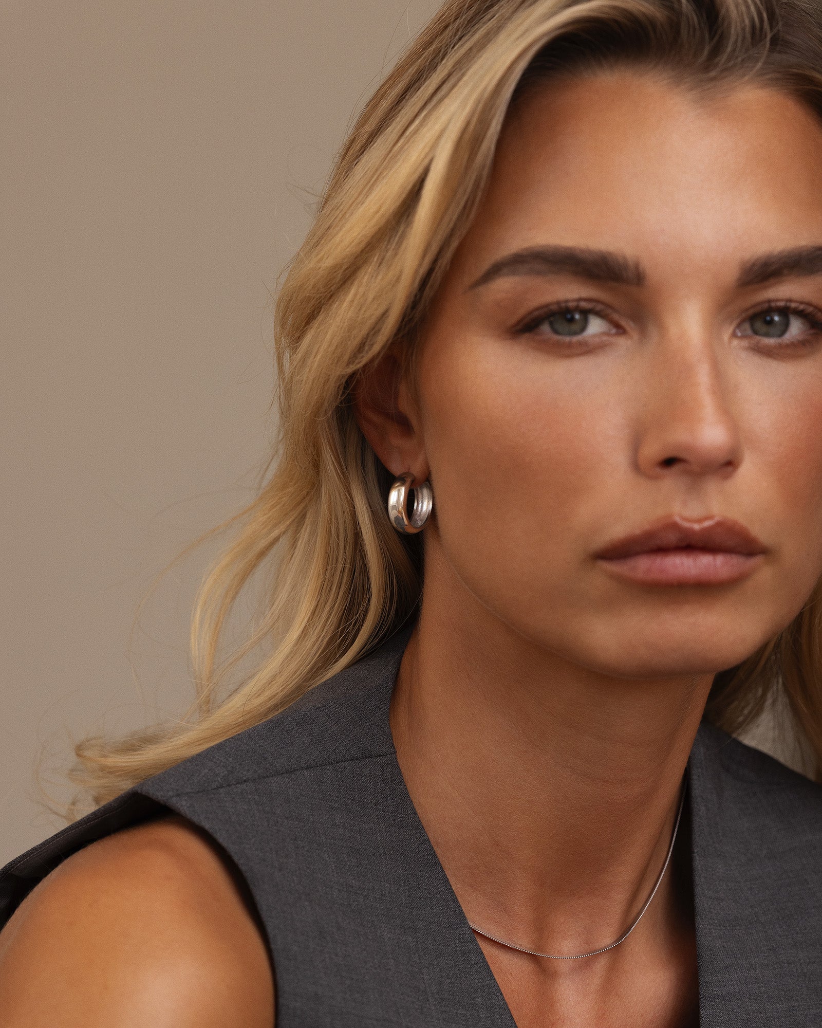 Brave Medium Hoops