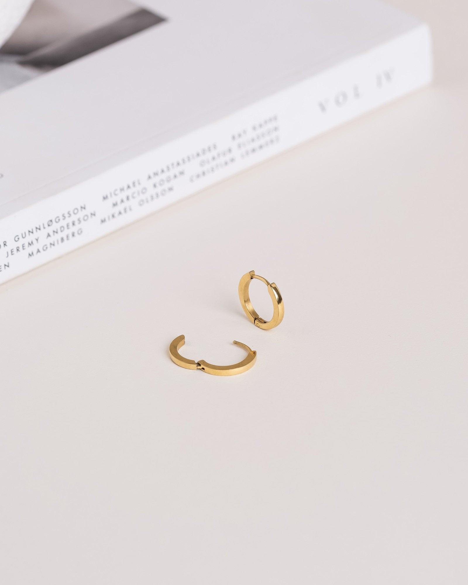 Classic Hoops Medium