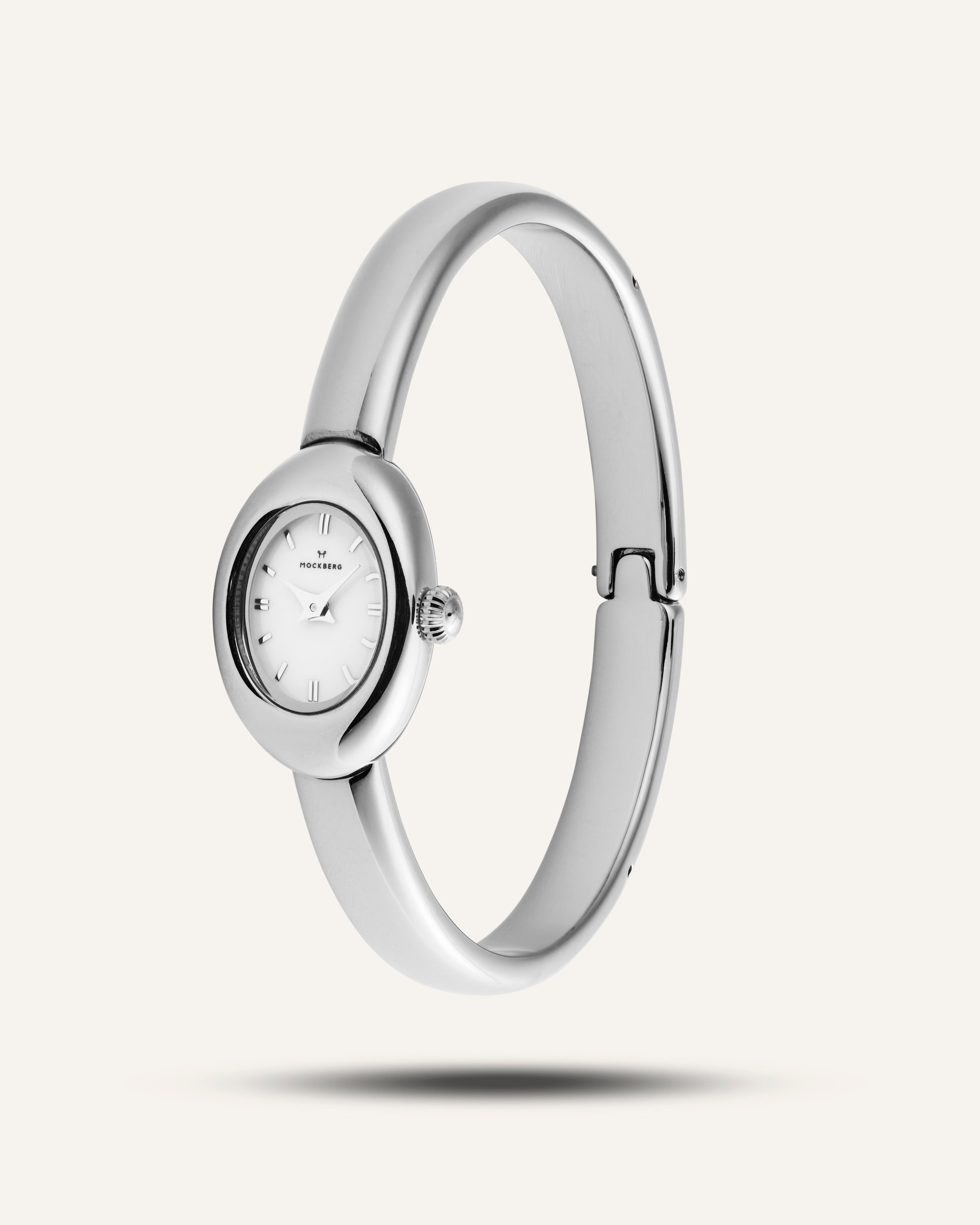 Belle Oval Petite Armreifuhr