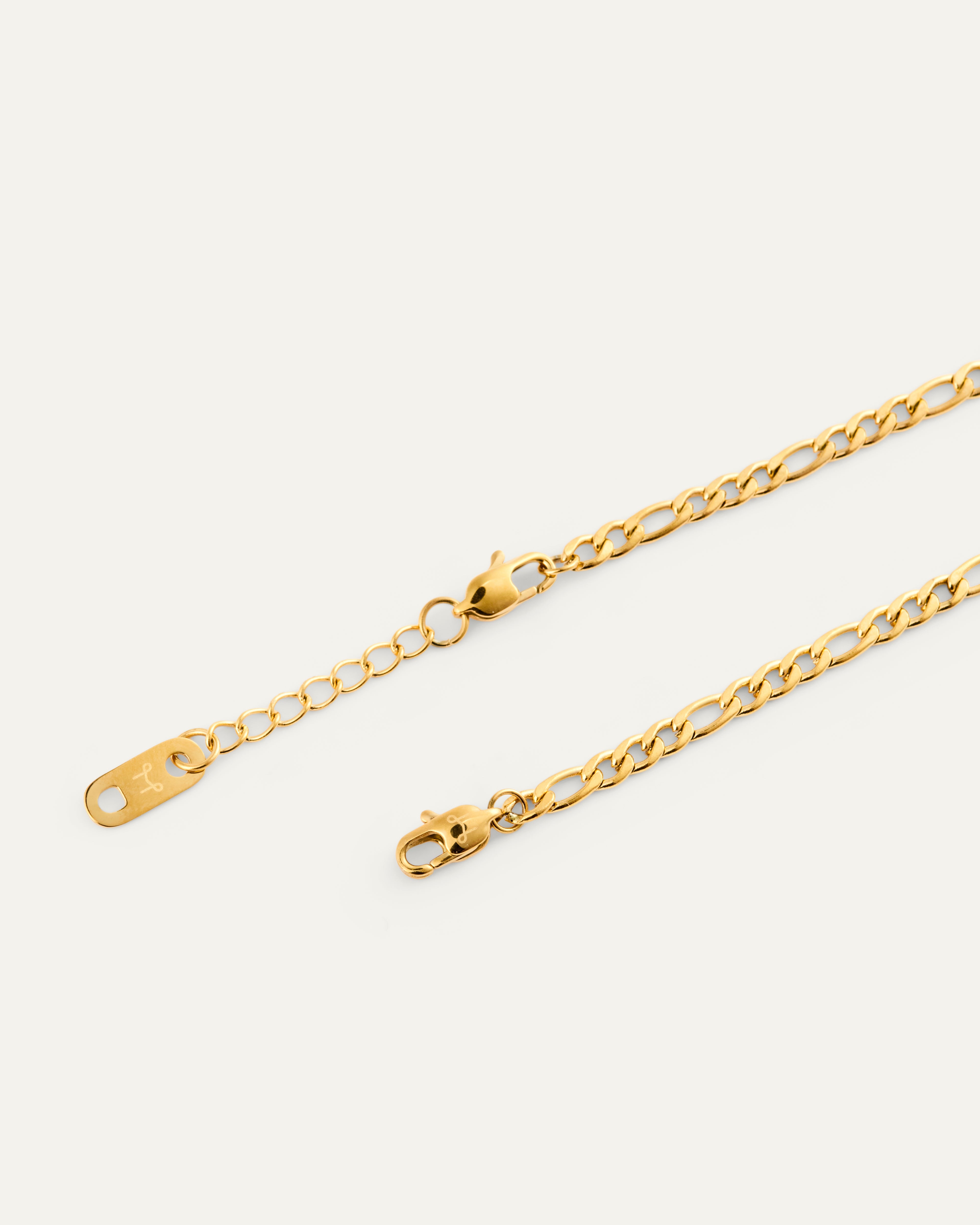 Thin Figaro Bracelet Gold