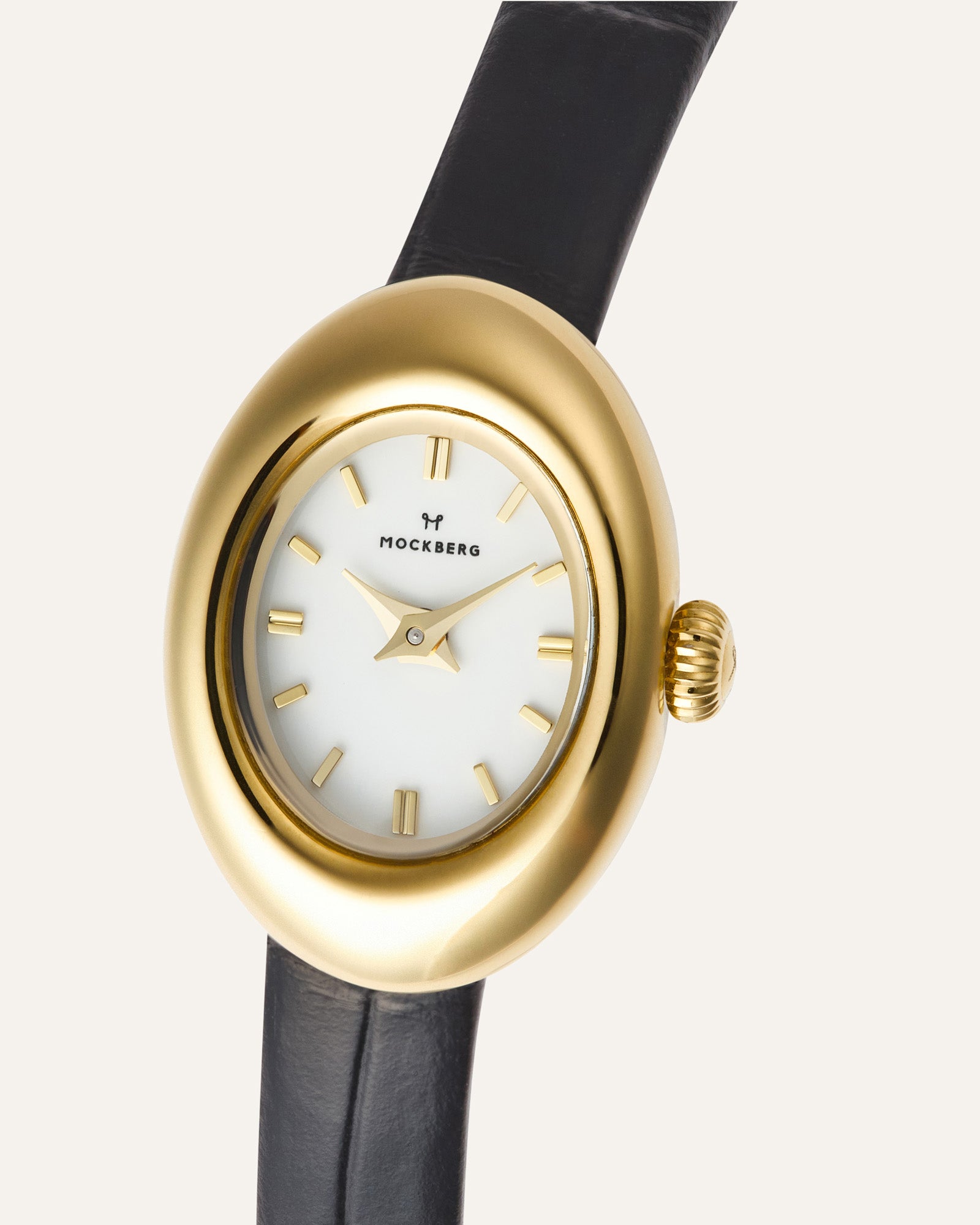 Belle ovale Petite-Uhr mit Lederarmband