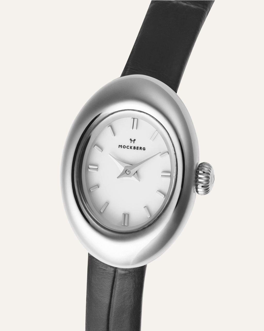 Belle ovale Petite-Uhr mit Lederarmband