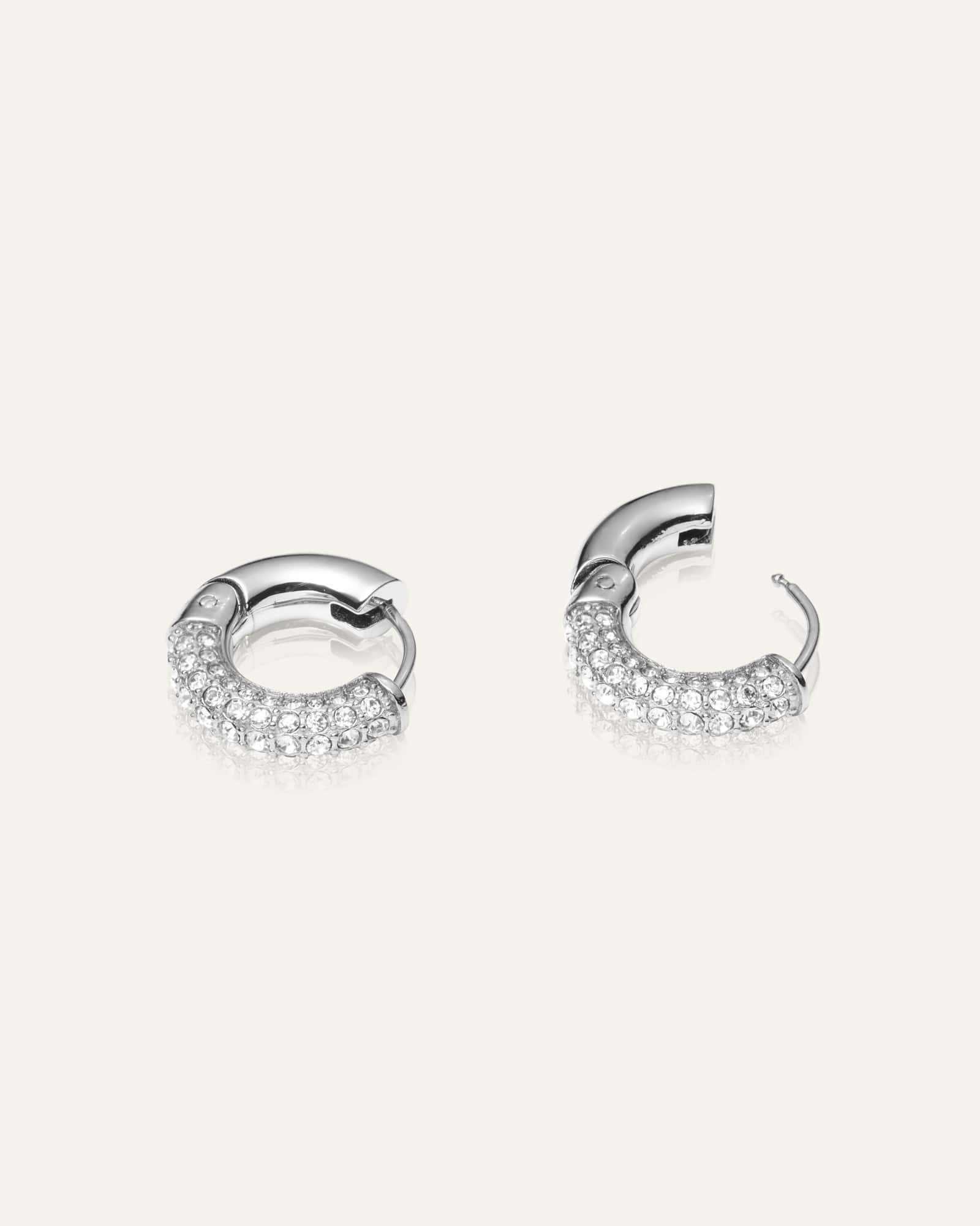 Pavé Everyday Medium Hoops