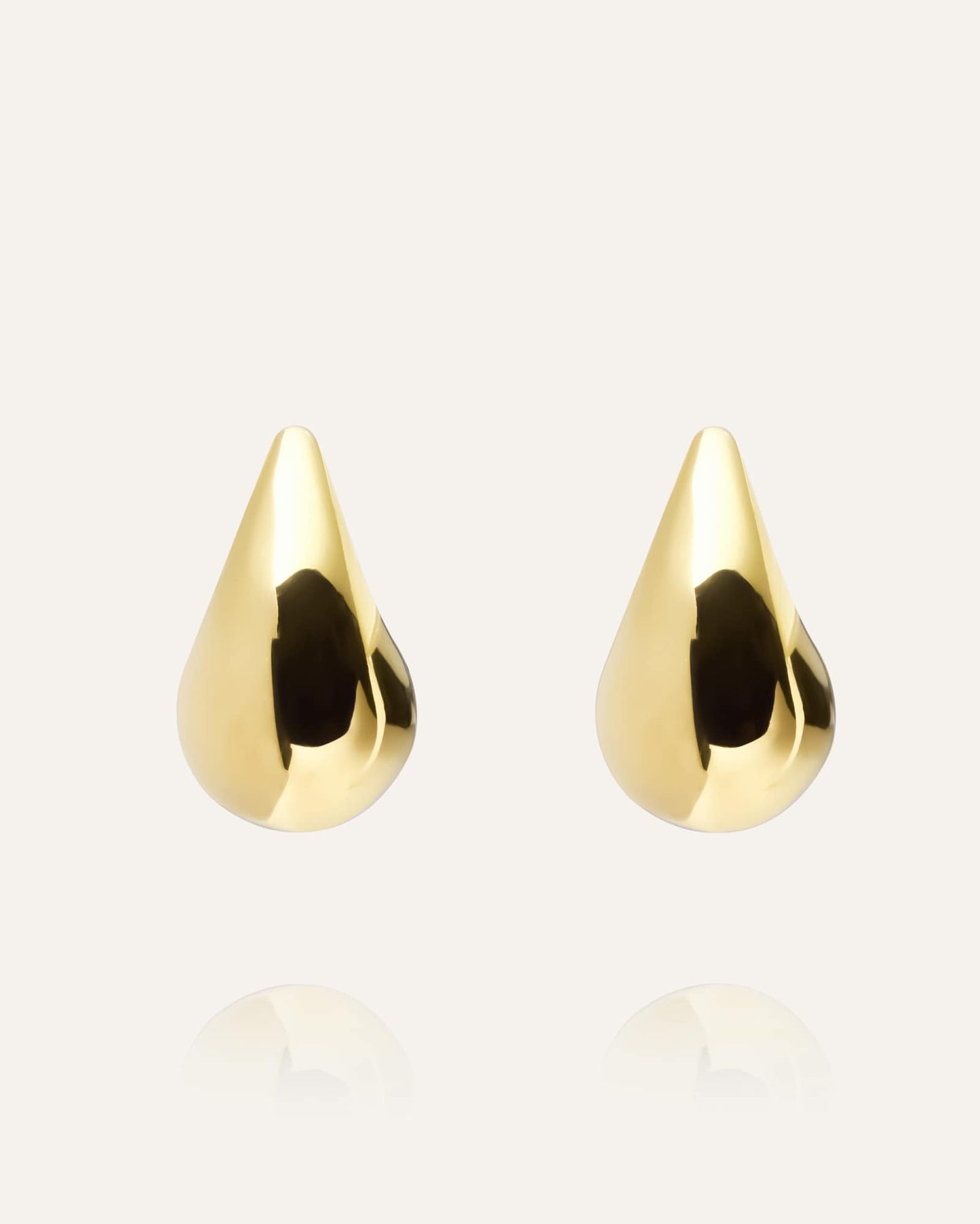 Plain daring large gold earring