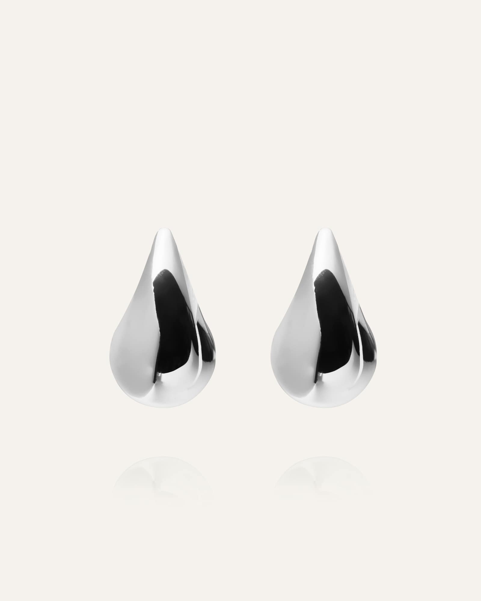 Plain Daring Small Earring