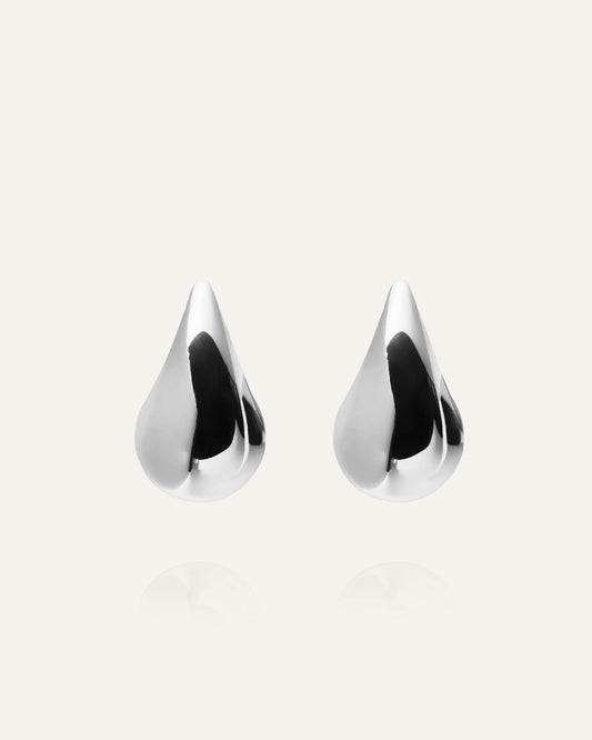 Plain daring small silver dupe earring