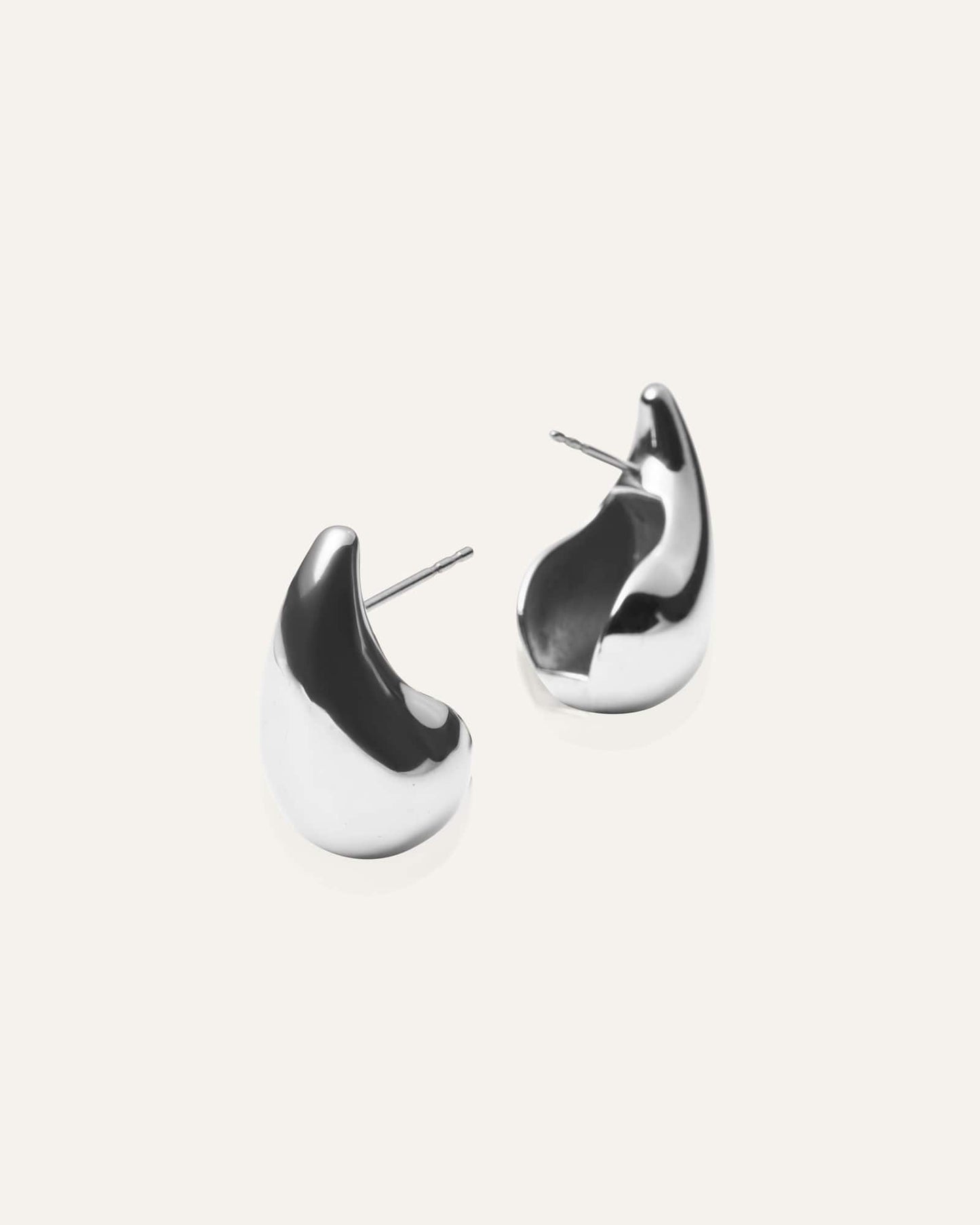 Plain daring small silver dupe earring