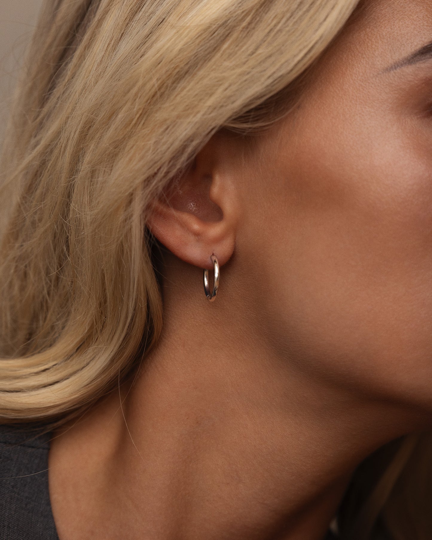 Slim Medium Hoops