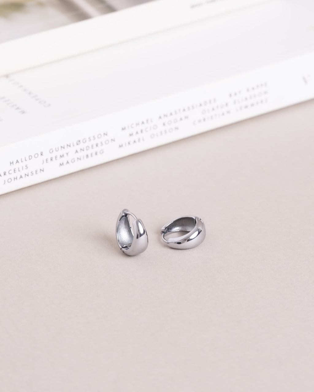 Bold Hoops Medium