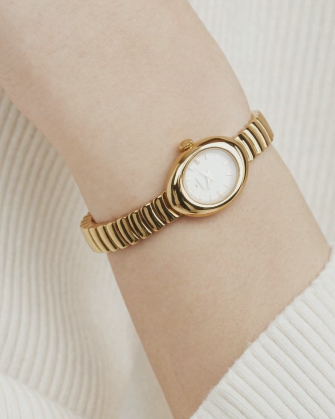 Belle Oval Petite Watch