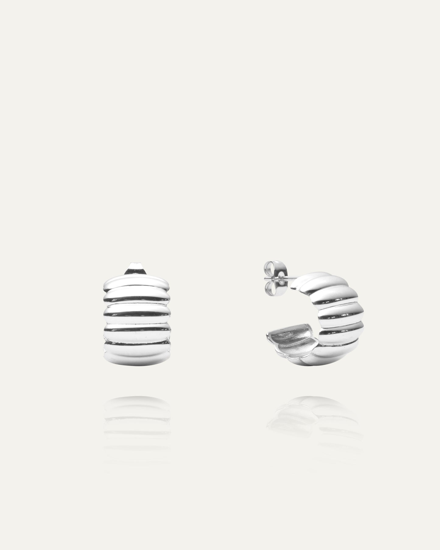 Chic Ribbed Silver Earrings