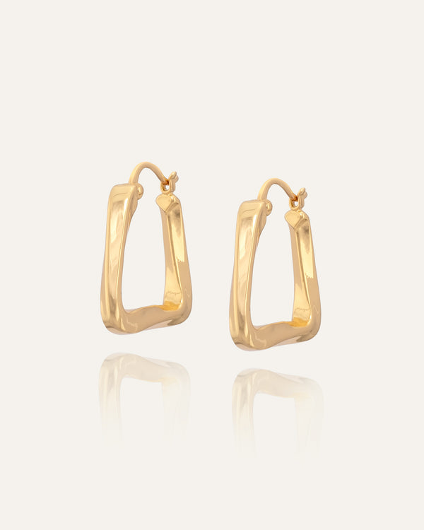 Twisted earrings gold