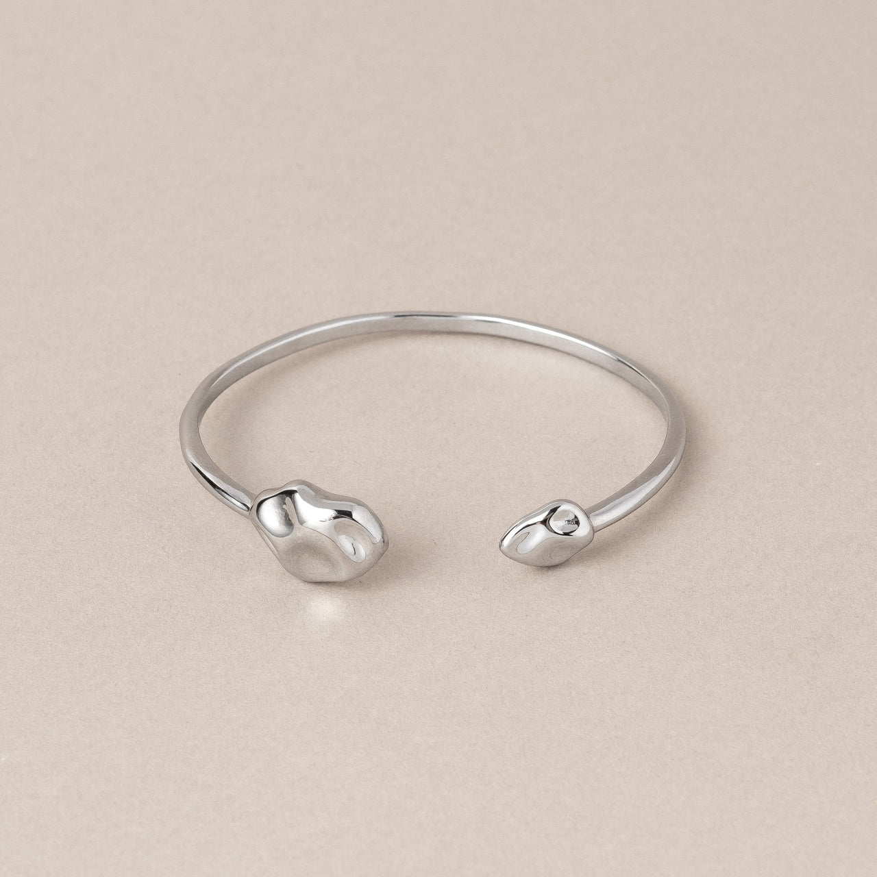 Hammered bracelet silver