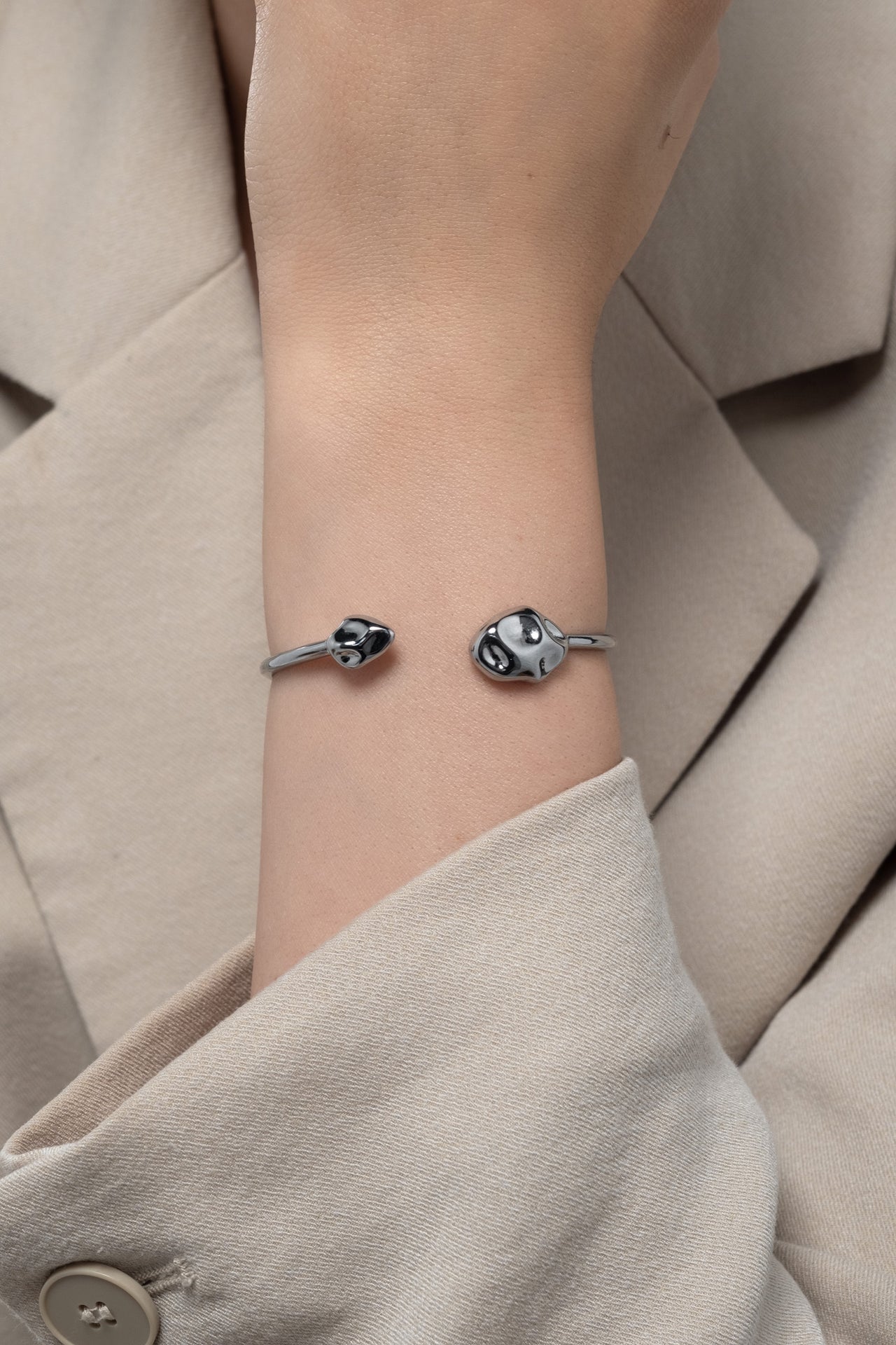 Hammered bracelet silver